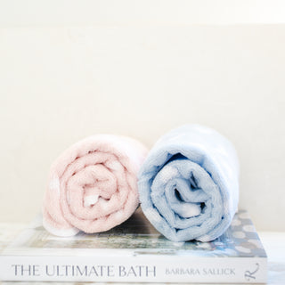Weezie Scalloped Heart Hand Towel